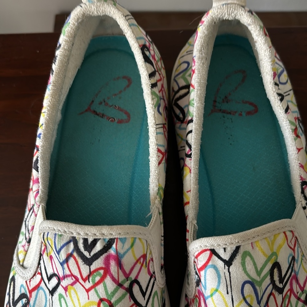 Woman’s US 10 Sketchers slip on - Picture 8 of 10